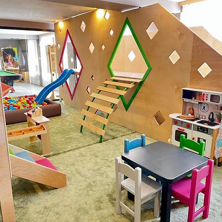 Hotel Arte Spa & Park Velingrad Eksteriør billede The interior of the children's area