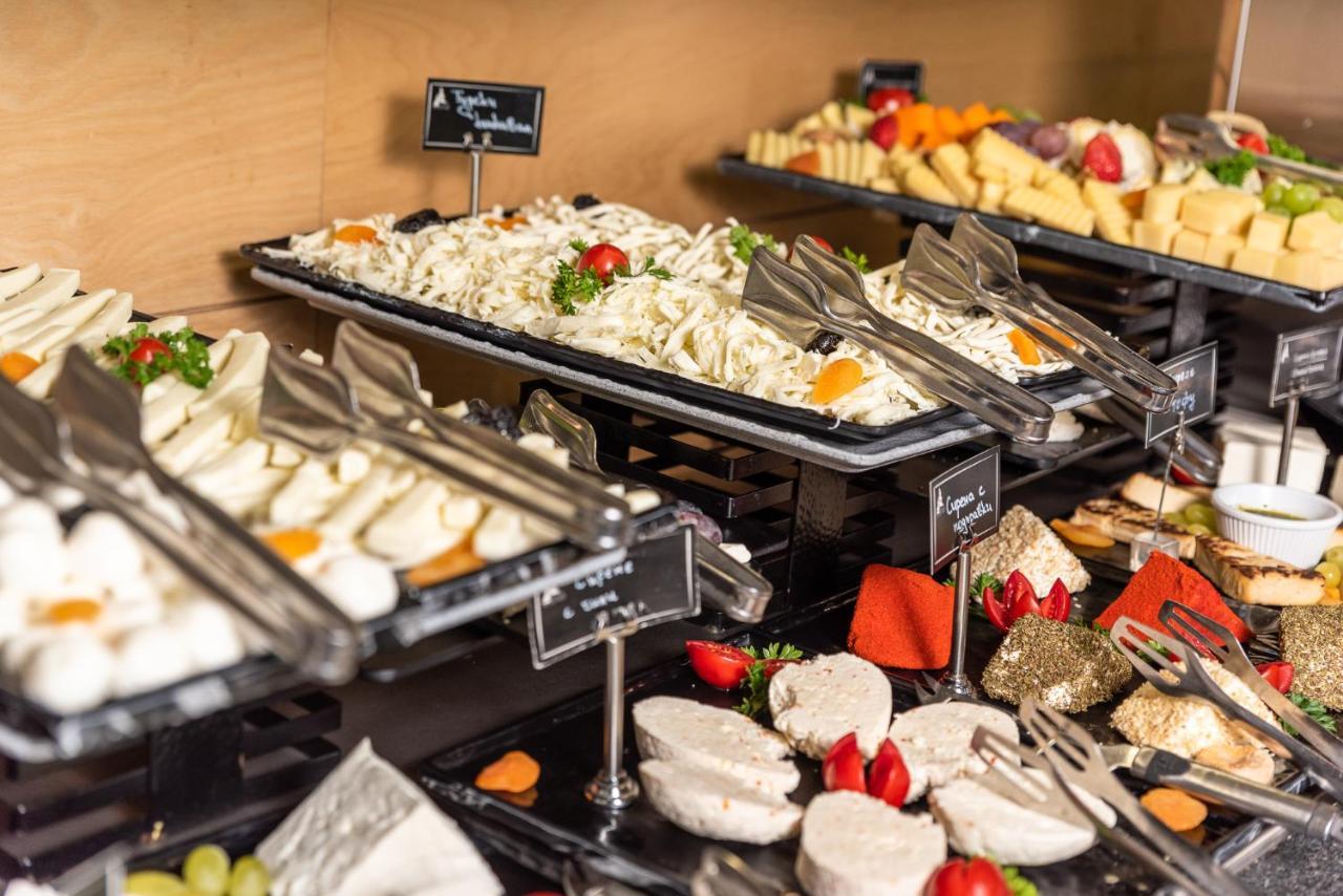 Hotel Arte Spa & Park Velingrad Eksteriør billede A buffet at a hotel