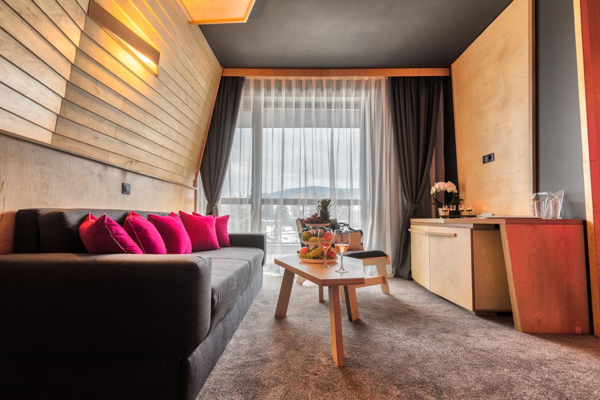 Hotel Arte Spa & Park Velingrad Værelse billede A suite at the hotel