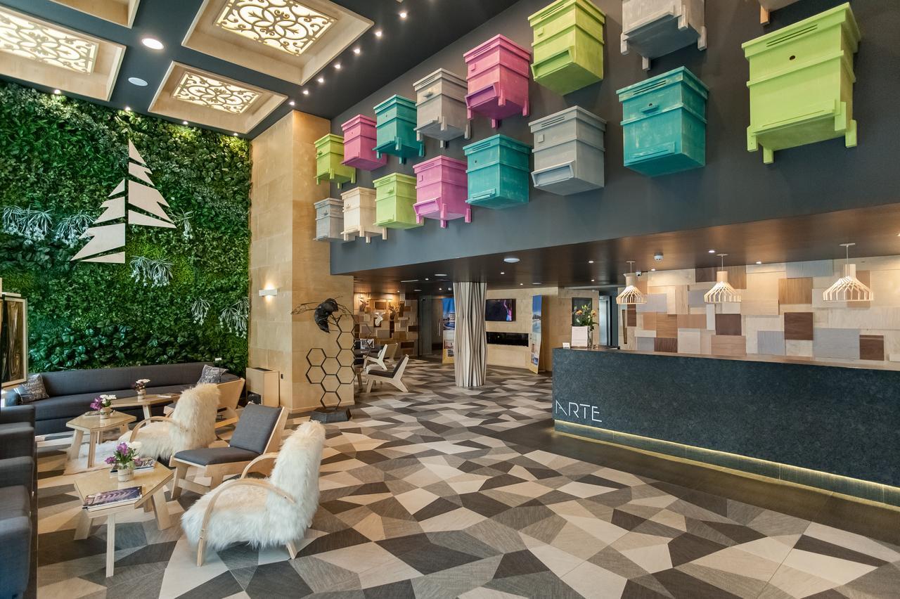 Hotel Arte Spa & Park Velingrad Eksteriør billede The lobby of the hotel